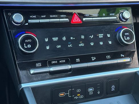 Used 2025 Hyundai Santa Fe Limited image 25