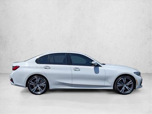 Used 2022 BMW 330i xDrive Sedan w/ Premium Package 2 AWD/4WD image 4