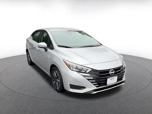 Used 2025 Nissan Versa SV FWD image 3