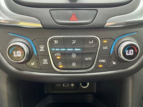 Used 2019 Chevrolet Equinox LT AWD/4WD image 27
