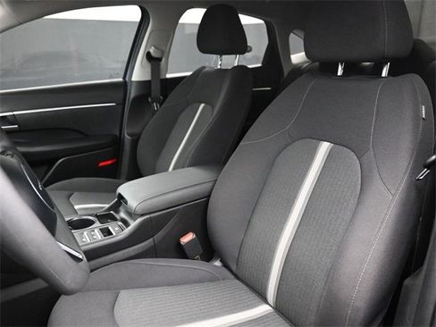 Used 2025 Hyundai Sonata SE image 13