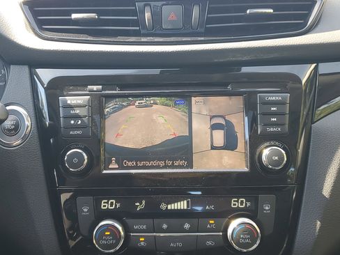 Used 2021 Nissan Rogue Sport SL w/ Premium Package image 9