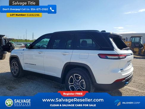 Used 2024 Jeep Grand Cherokee Trailhawk w/ Luxury Tech Group III AWD/4WD image 3