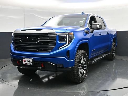 Used 2023 GMC Sierra 1500 AT4 w/ AT4 Premium Package AWD/4WD image 7