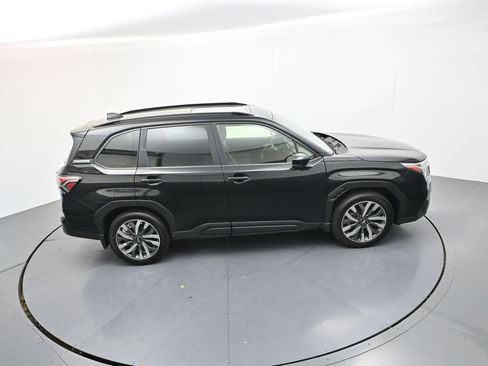 Certified 2025 Subaru Forester Touring w/ Popular Package - Touring AWD/4WD image 33