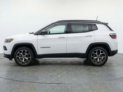 Used 2025 Jeep Compass Limited image 5