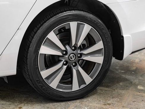 Used 2019 Nissan Sentra SV w/ Special Edition Package FWD image 53