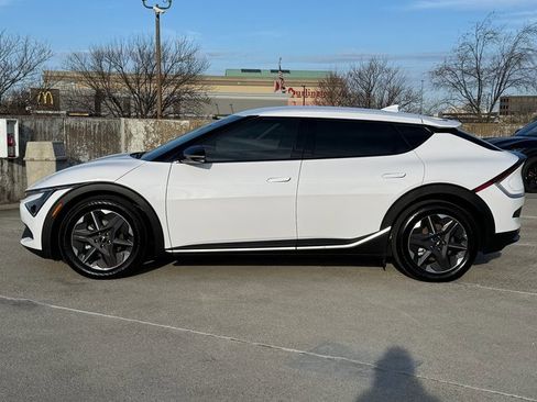 Used 2025 Kia EV6 Light image 11