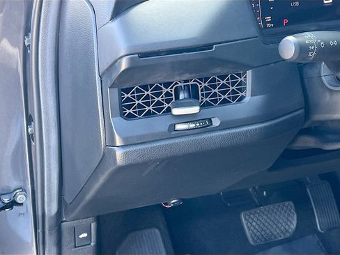 Used 2025 Honda Accord SE image 10