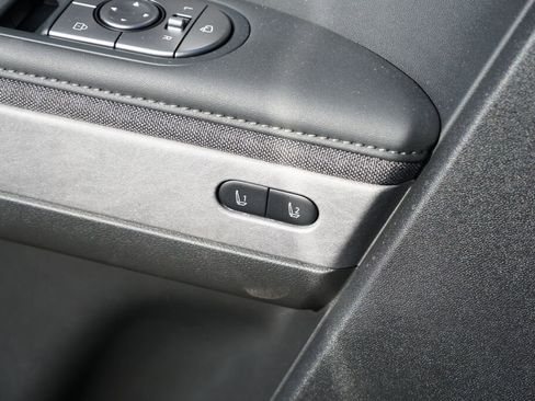 Used 2025 Hyundai Ioniq 5 Limited image 14