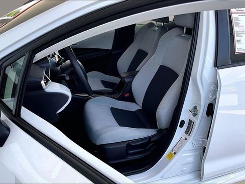 Used 2025 Toyota Corolla SE FWD image 18