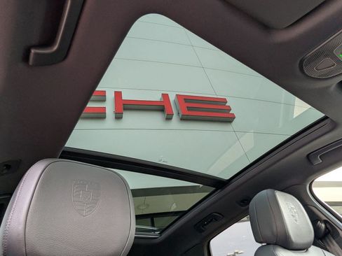 Certified 2026 Porsche Cayenne AWD/4WD image 26