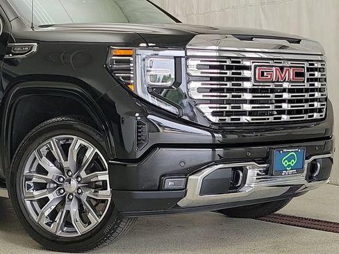 Certified 2023 GMC Sierra 1500 Denali w/ Denali Reserve Package AWD/4WD image 6