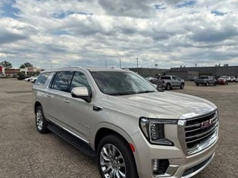 Used 2021 GMC Yukon XL SLT w/ SLT Luxury Plus Package AWD/4WD image 1
