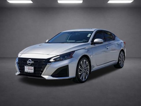 Used 2025 Nissan Altima 2.5 SL FWD image 8