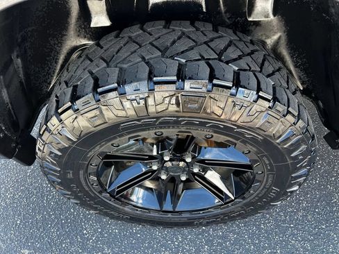 Used 2019 RAM 1500 Laramie AWD/4WD image 15