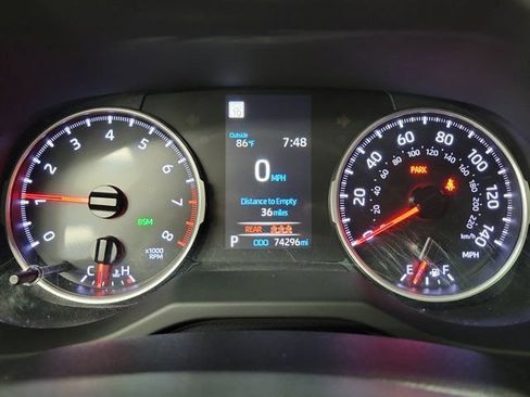 Used 2019 Toyota RAV4 XLE FWD image 25