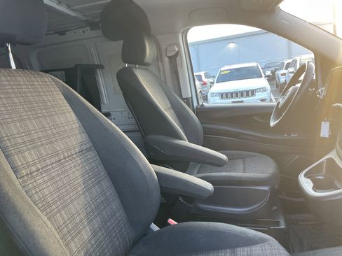 Used 2018 Mercedes-Benz Metris image 13