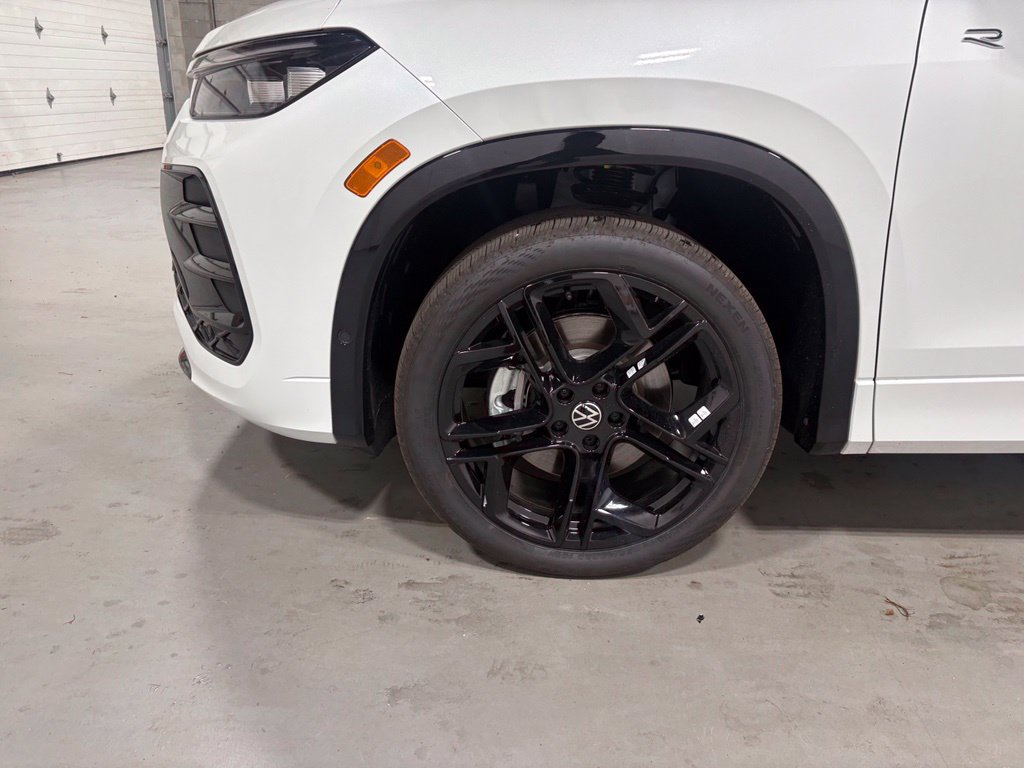 New 2026 Volkswagen Tiguan SE R-Line AWD/4WD image 8