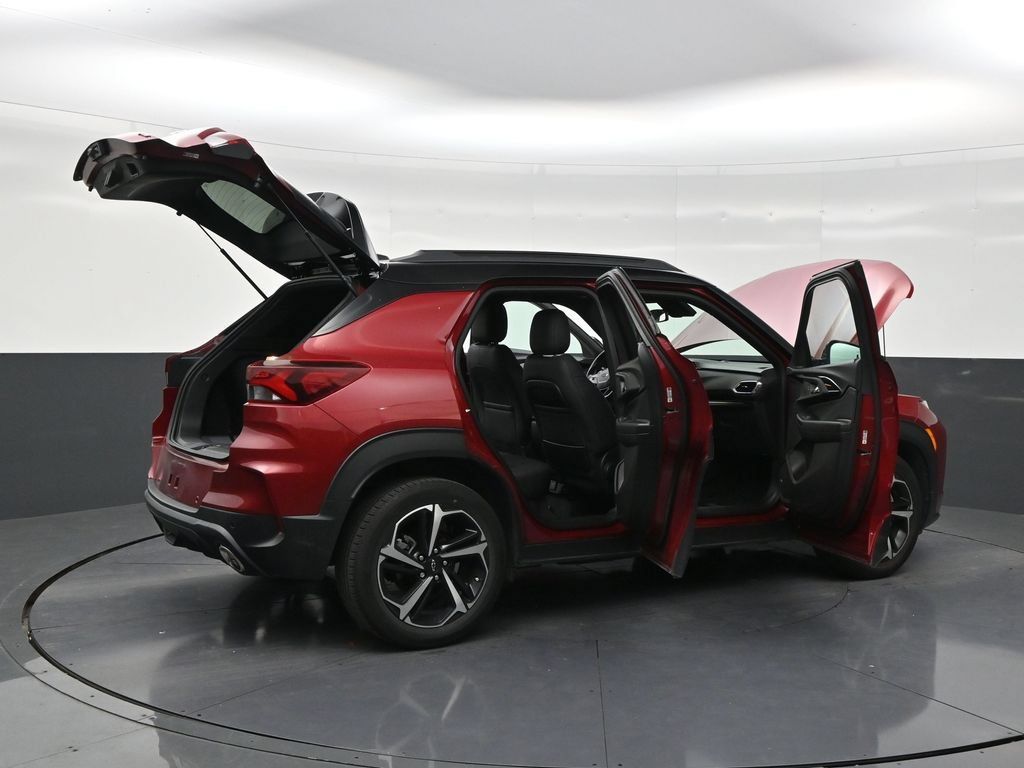 Used 2021 Chevrolet TrailBlazer RS w/ Technology Package FWD image 28