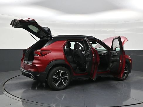 Used 2021 Chevrolet TrailBlazer RS w/ Technology Package FWD image 28