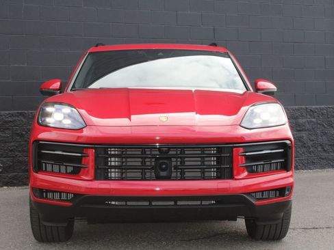 Certified 2024 Porsche Cayenne image 7