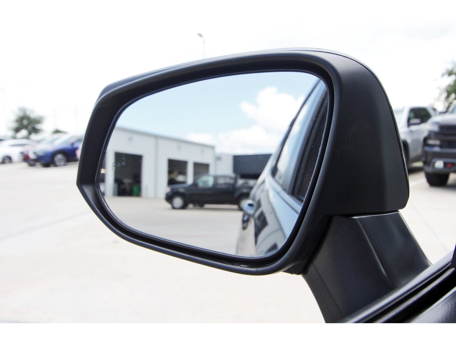 Used 2023 Toyota RAV4 XLE w/ Convenience Package FWD image 11