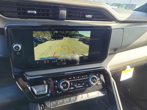 New 2026 GMC Sierra 1500 AT4 w/ AT4 Premium Package AWD/4WD image 32