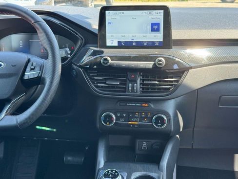Used 2025 Ford Escape ST-Line AWD/4WD image 13