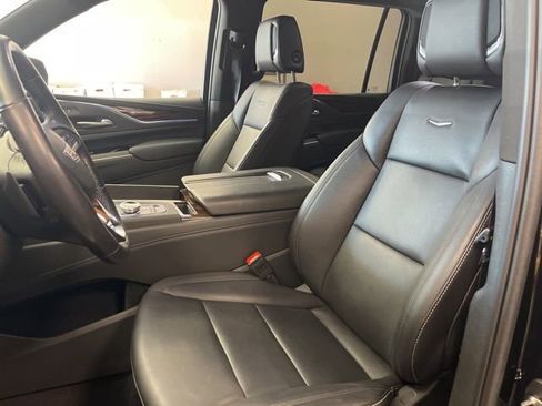 Certified 2024 Cadillac Escalade ESV Luxury image 22