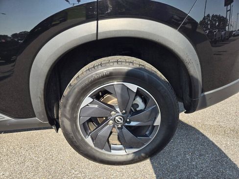 Used 2024 Nissan Rogue SV AWD/4WD image 9