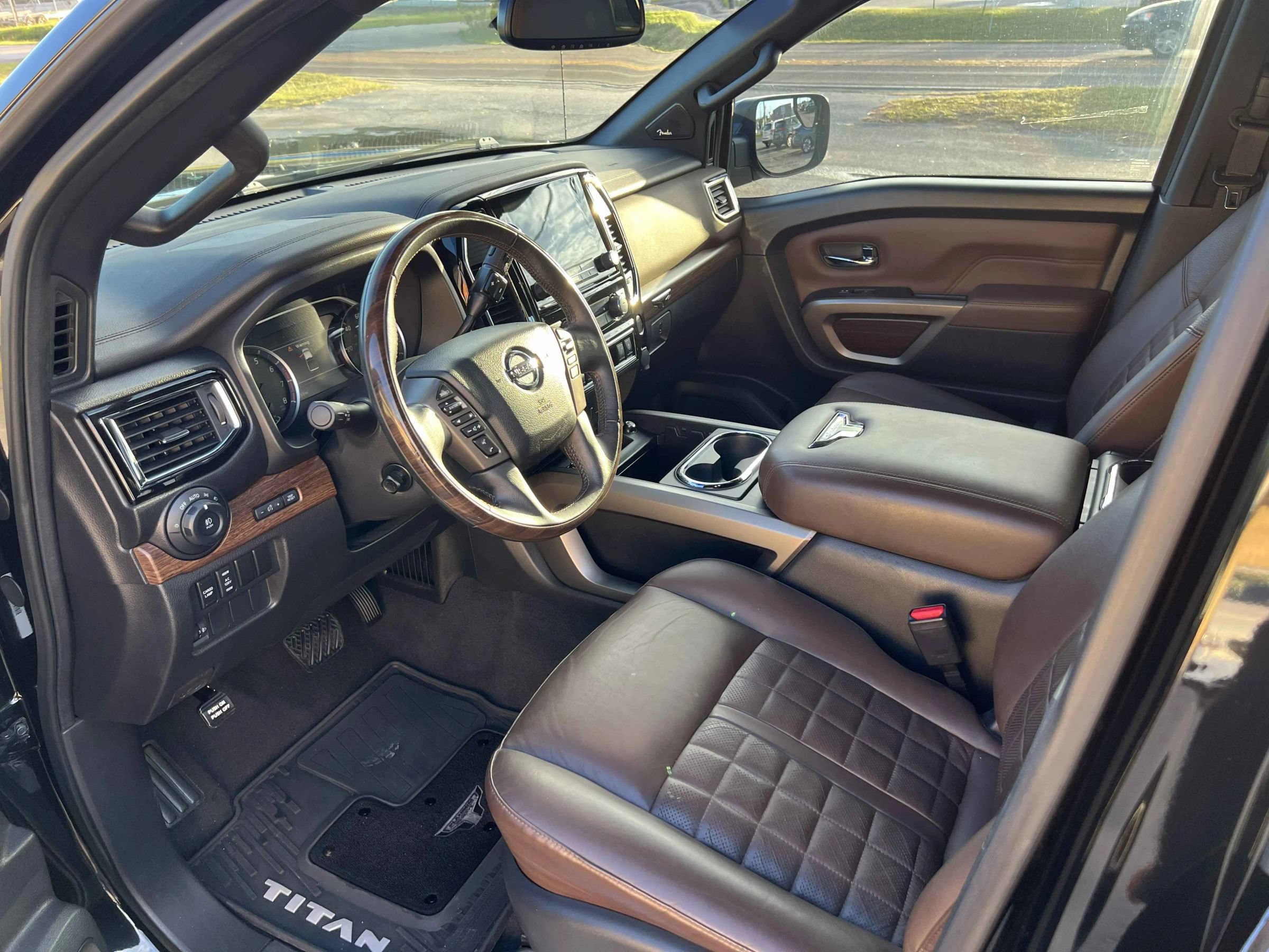 Used 2021 Nissan Titan Platinum Reserve w/ Moonroof Package RWD image 16