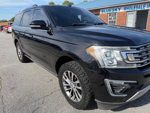 Used 2018 Ford Expedition Limited RWD image 2