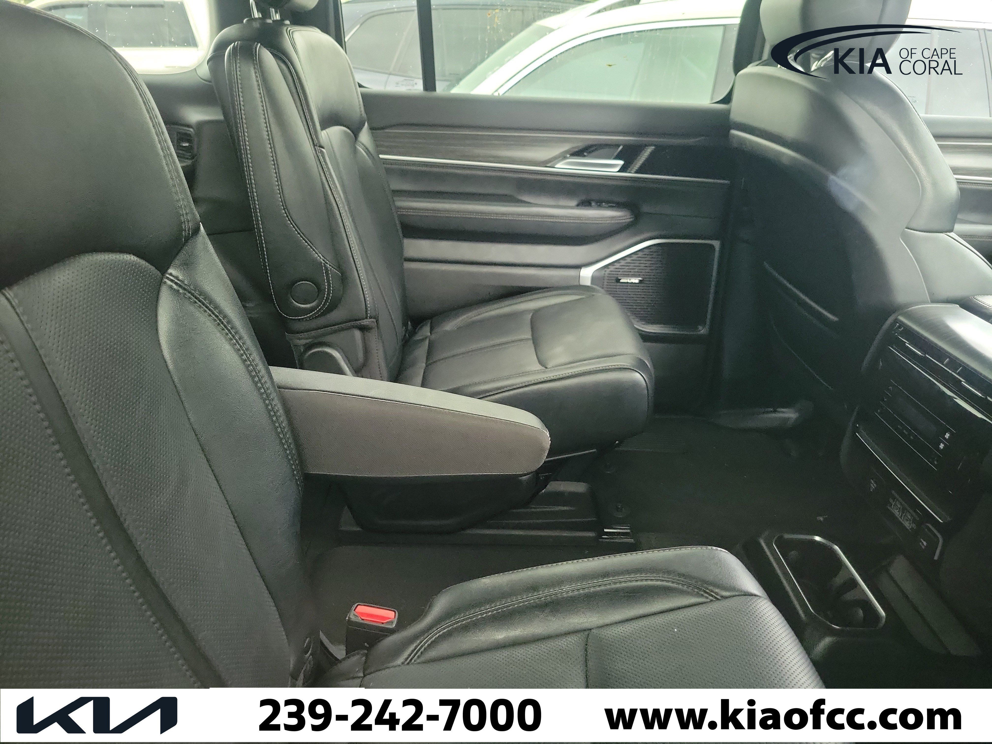 Used 2024 Jeep Wagoneer Series II AWD/4WD image 10