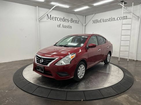 Used 2015 Nissan Versa SV FWD image 3