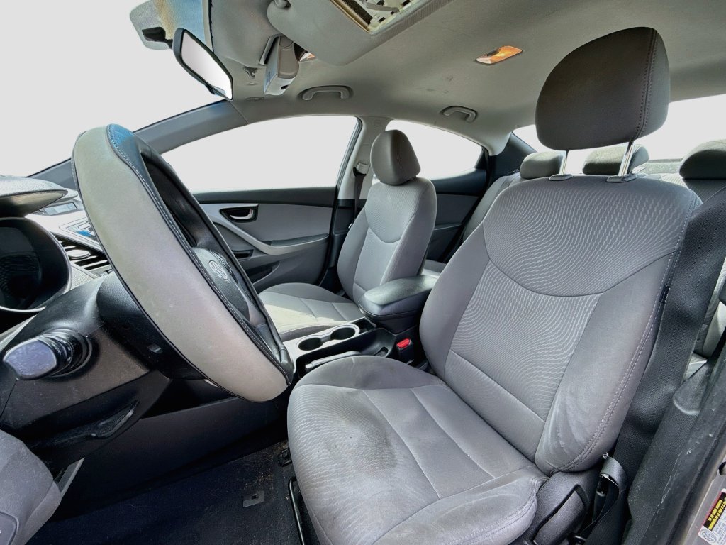 Used 2014 Hyundai Elantra SE FWD image 12