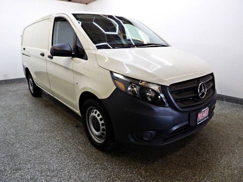 Used 2019 Mercedes-Benz Metris image 3