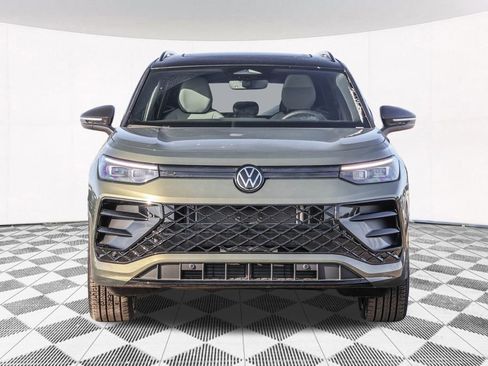New 2026 Volkswagen Tiguan SE R-Line image 10