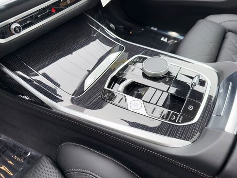 New 2026 BMW X7 xDrive40i w/ M Sport Package image 10