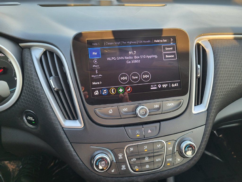 Used 2025 Chevrolet Malibu LT FWD image 14
