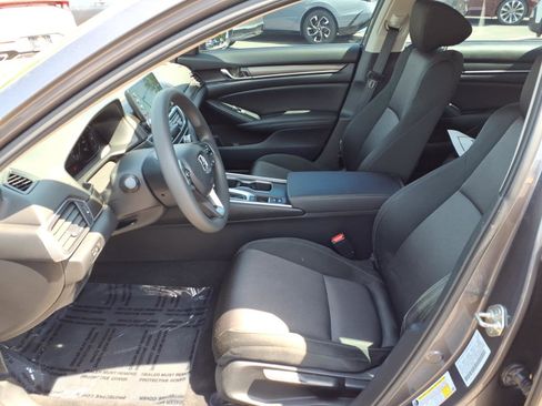 Used 2019 Honda Accord LX image 4