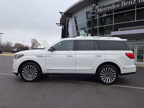 Used 2020 Lincoln Navigator Reserve w/ Luxury Package image 2