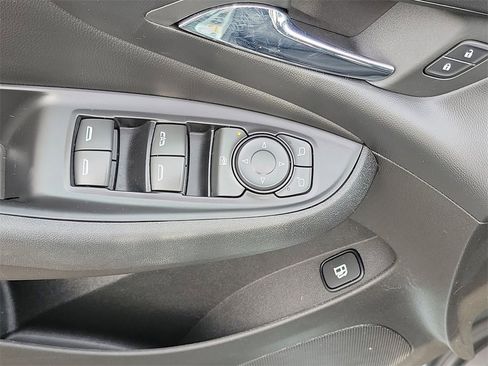 Used 2018 Chevrolet Volt LT w/ Comfort Package image 23