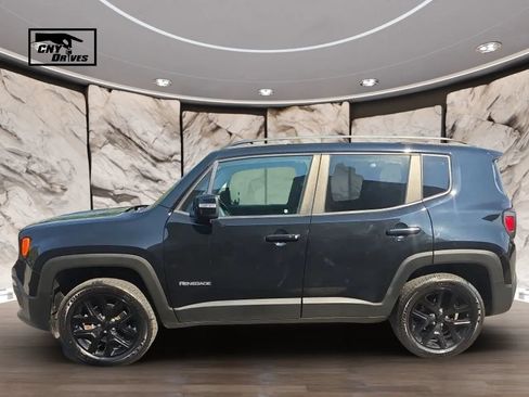 Used 2018 Jeep Renegade Altitude w/ UConnect 8.4 Nav Group AWD/4WD image 8