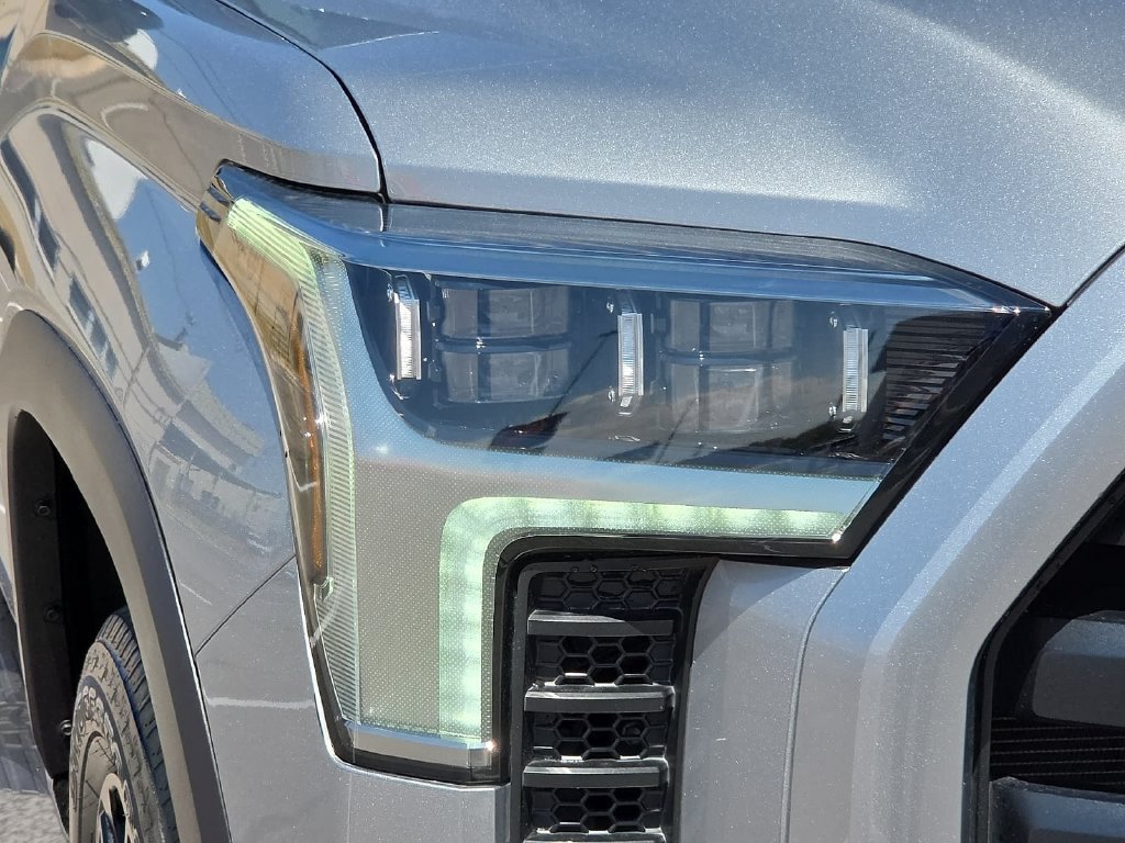 Used 2024 Toyota Tundra Limited AWD/4WD image 8
