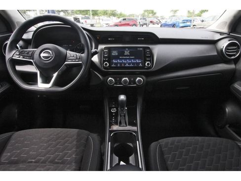 Used 2023 Nissan Kicks SV FWD image 11