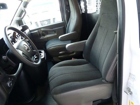 Used 2023 GMC Savana 2500 w/ Driver Convenience Package image 27