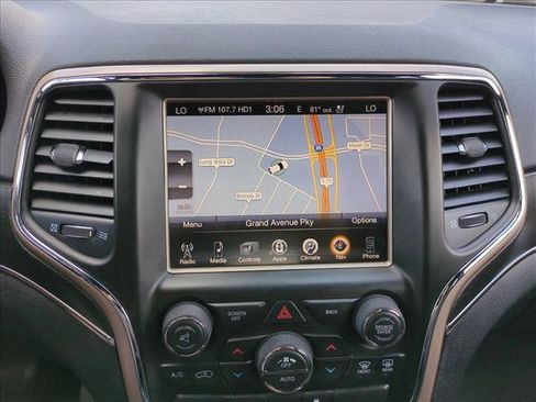 Used 2015 Jeep Grand Cherokee Limited w/ Luxury Group II AWD/4WD image 13