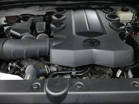 Used 2020 Toyota 4Runner SR5 image 28