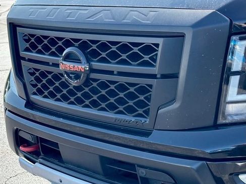 Used 2021 Nissan Titan PRO-4X w/ Pro-4x Convenience Package AWD/4WD image 6